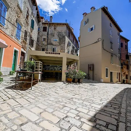 Διαμέρισμα Snug And Stylish Downtown Ρόβινι